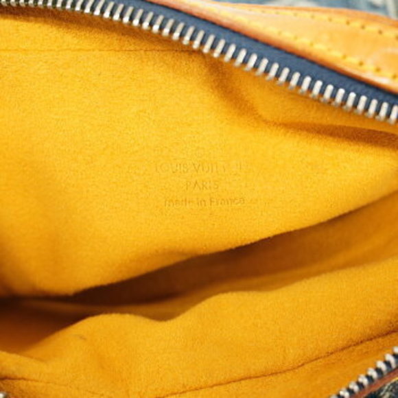 Louis Vuitton Monogram Denim Camera Bag - Picture 5 of 13